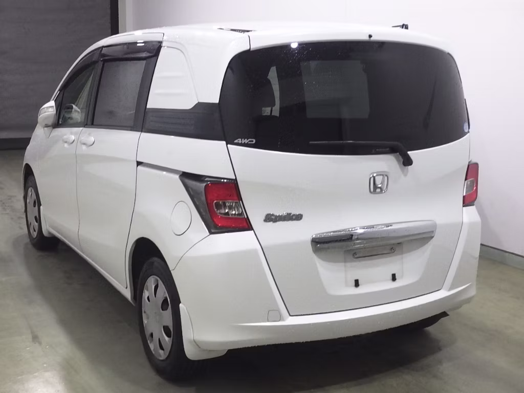HONDA FREED SPIKE