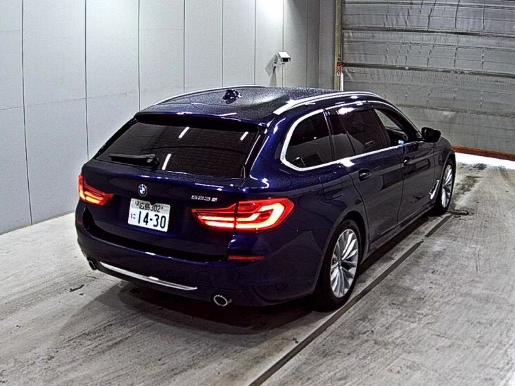 BMW 5-SERIES