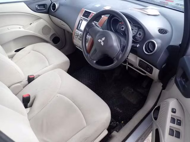 MITSUBISHI COLT PLUS