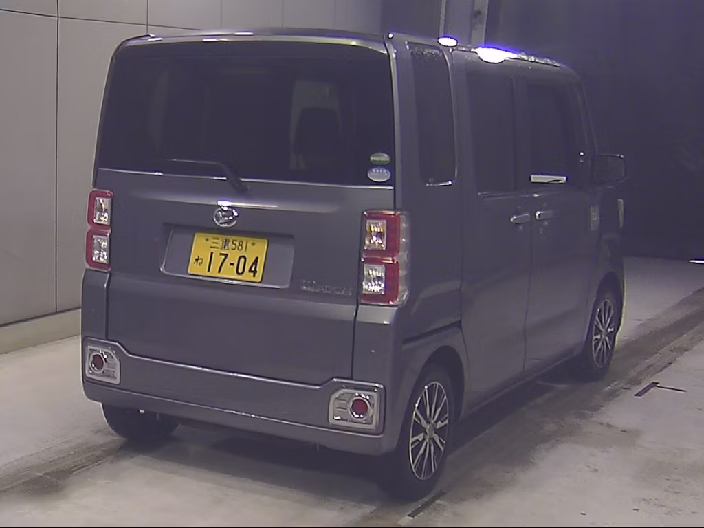 DAIHATSU WAKE