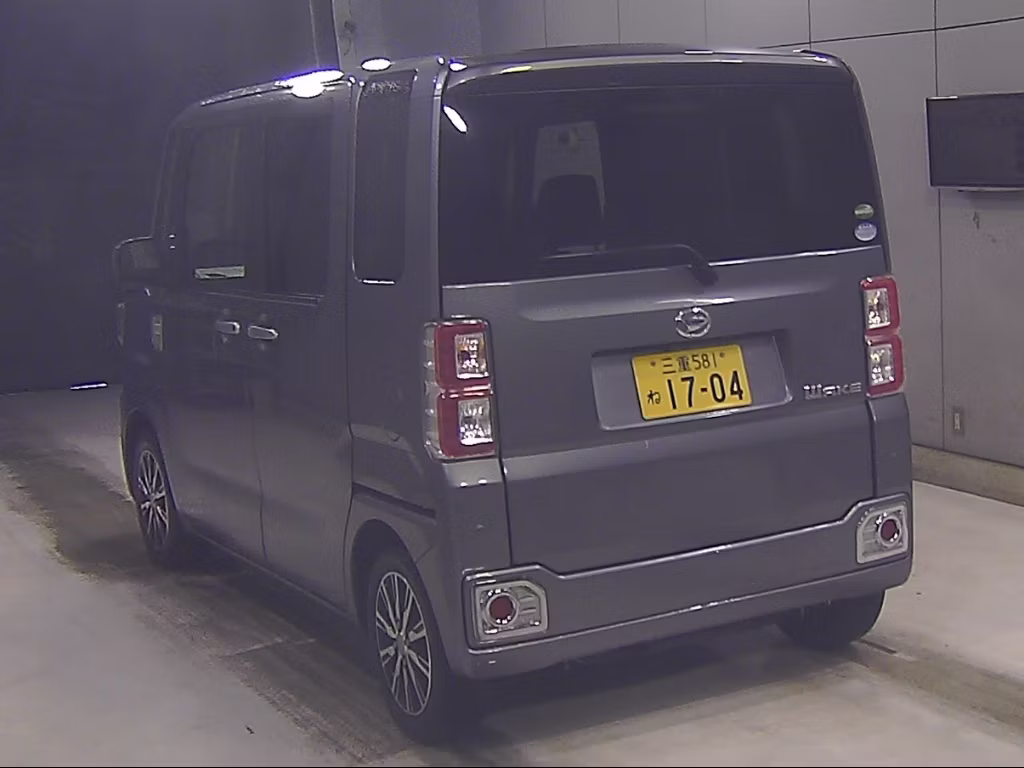 DAIHATSU WAKE
