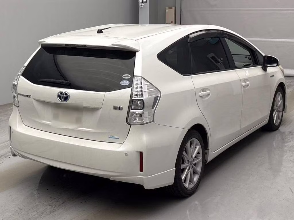 TOYOTA PRIUS ALPHA