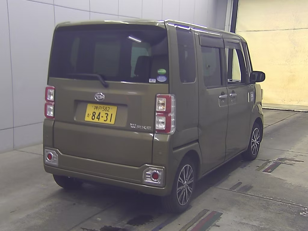 DAIHATSU WAKE