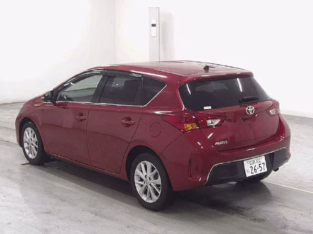 TOYOTA AURIS