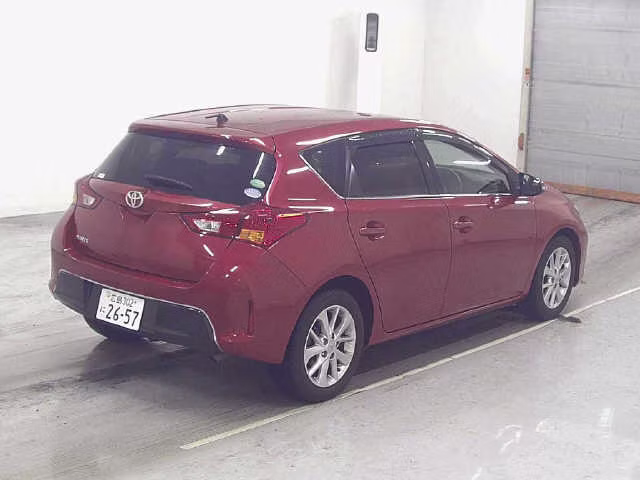 TOYOTA AURIS