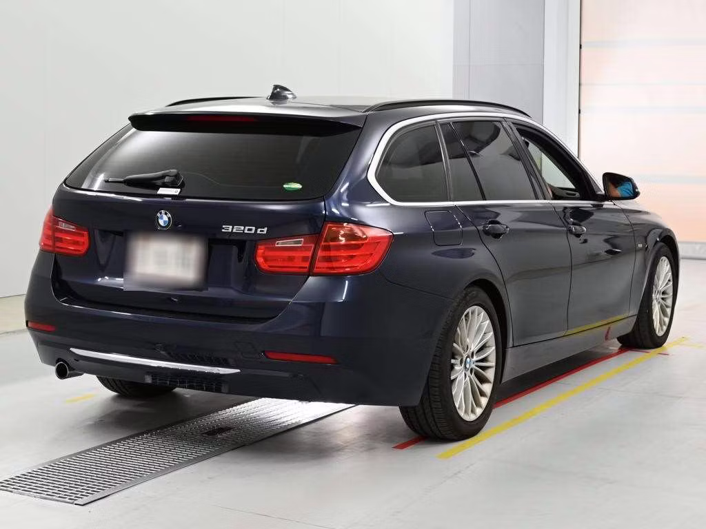 BMW 3-SERIES