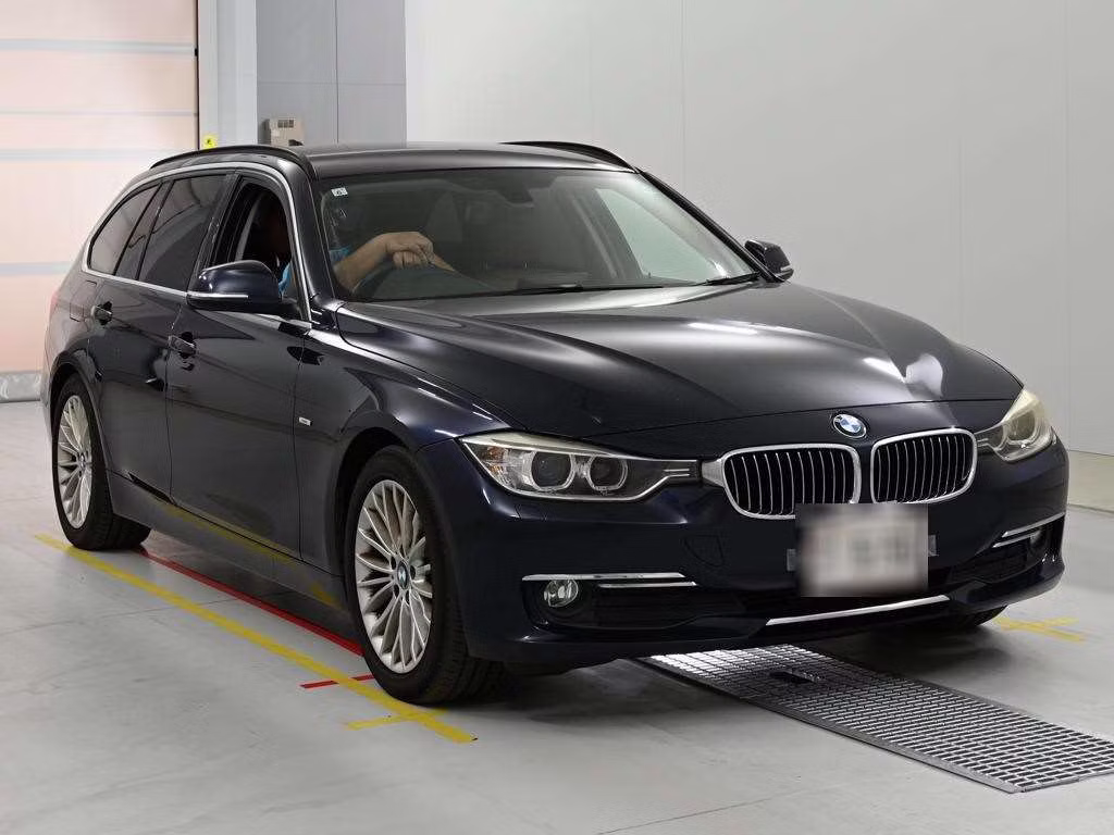 BMW 3-SERIES