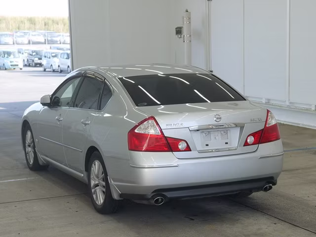 NISSAN FUGA