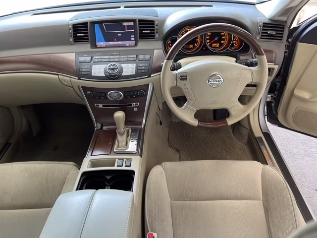 NISSAN FUGA