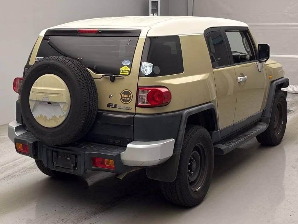 TOYOTA FJ CRUISER