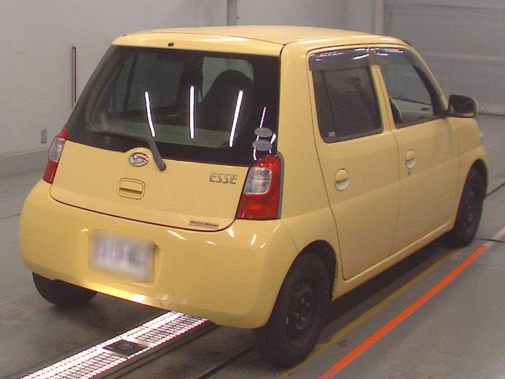 DAIHATSU ESSE