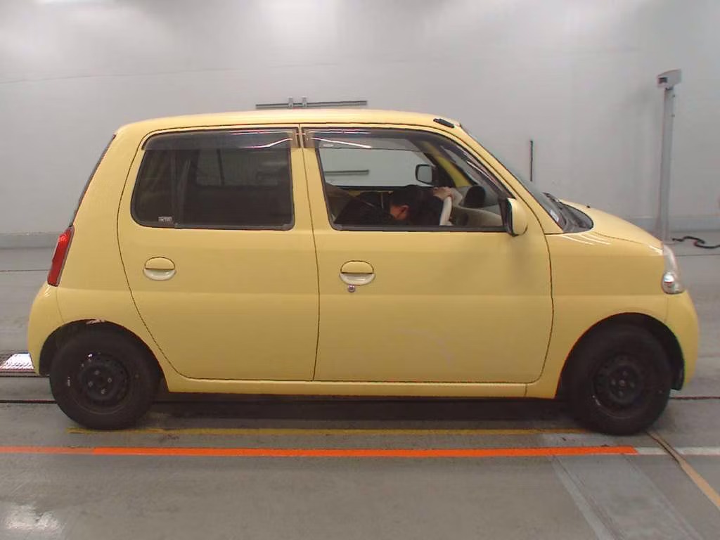DAIHATSU ESSE