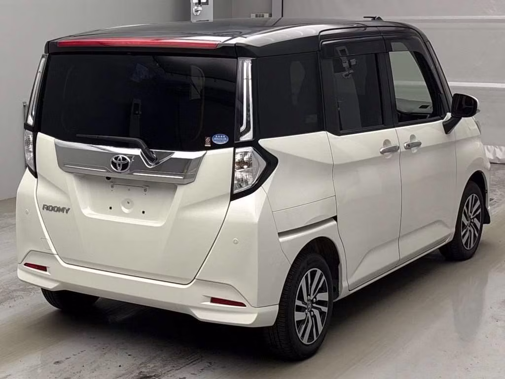 TOYOTA ROOMY