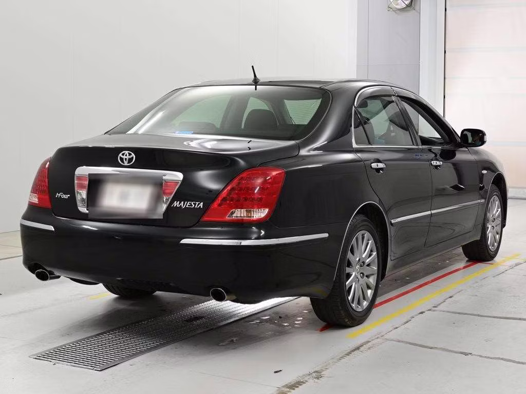 TOYOTA CROWN MAJESTA