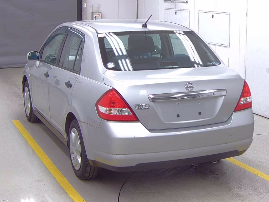 NISSAN TIIDA LATIO