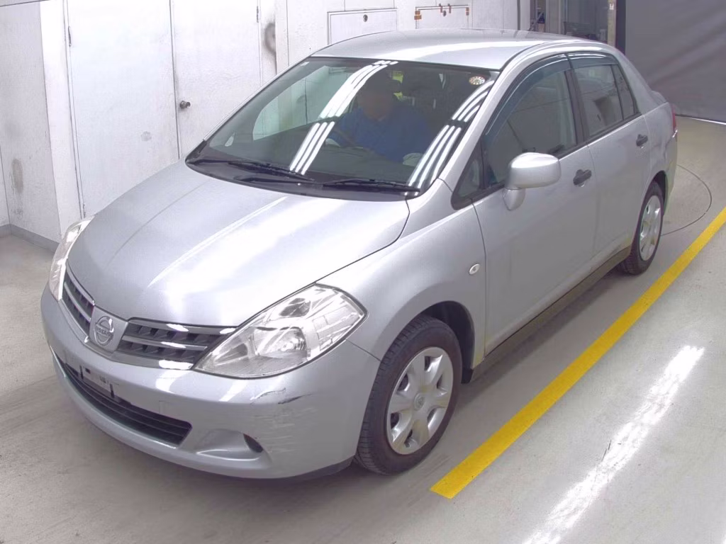 NISSAN TIIDA LATIO