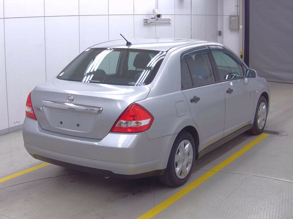 NISSAN TIIDA LATIO