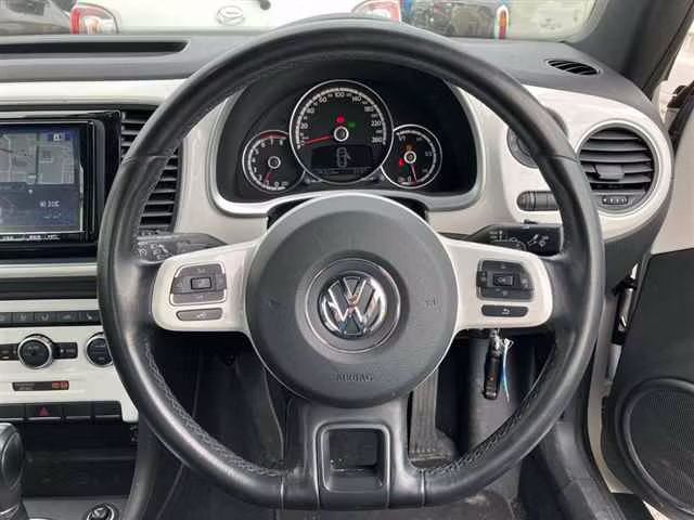 VOLKSWAGEN BEETLE