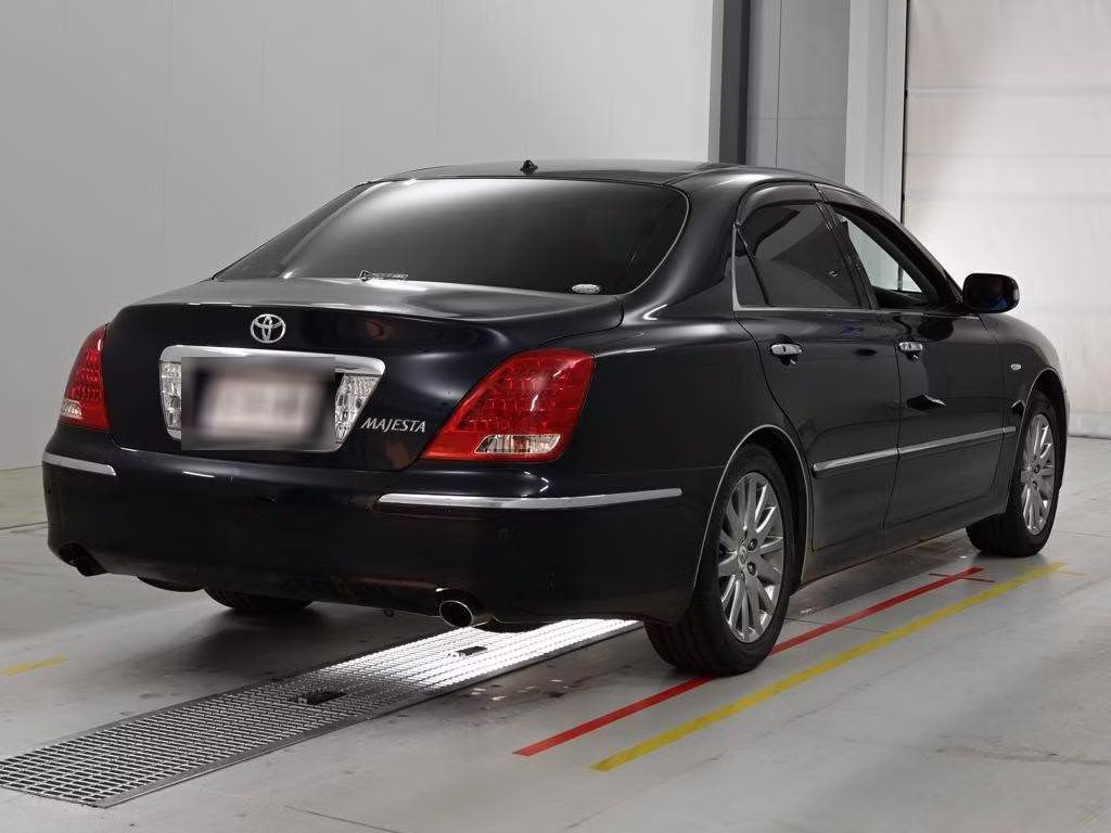 TOYOTA CROWN MAJESTA