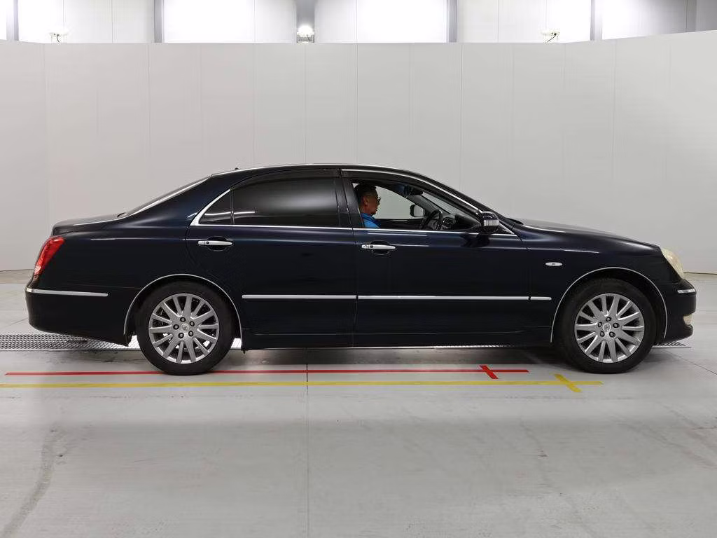 TOYOTA CROWN MAJESTA