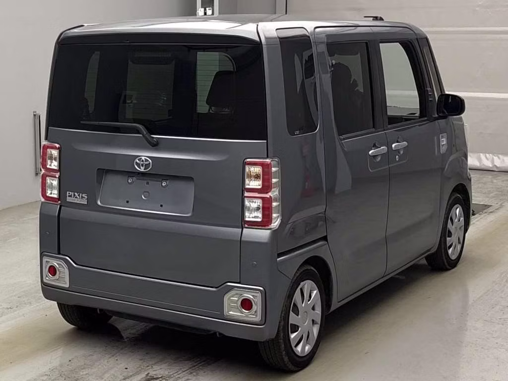 TOYOTA PIXIS MEGA
