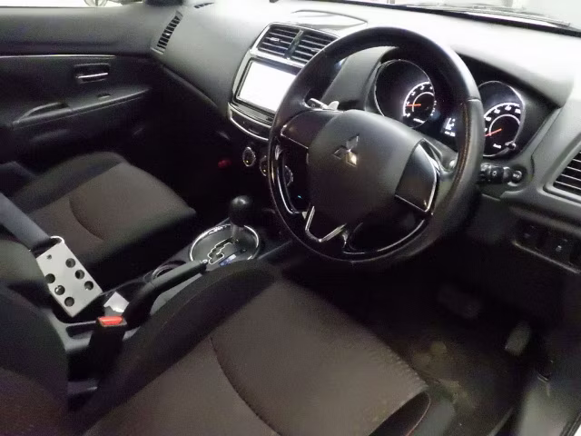 MITSUBISHI RVR