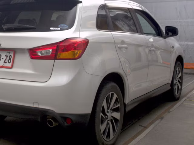 MITSUBISHI RVR