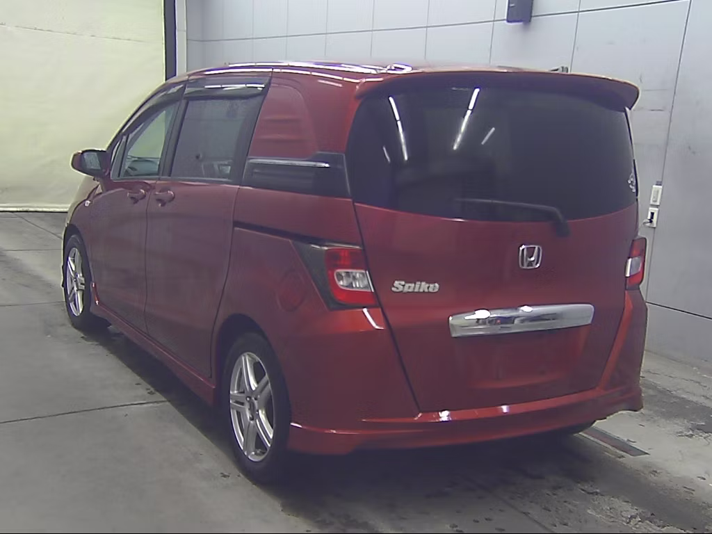 HONDA FREED SPIKE