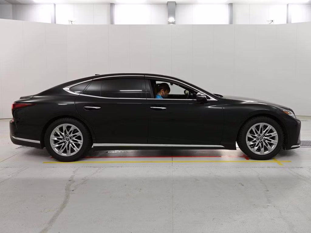 LEXUS LS500