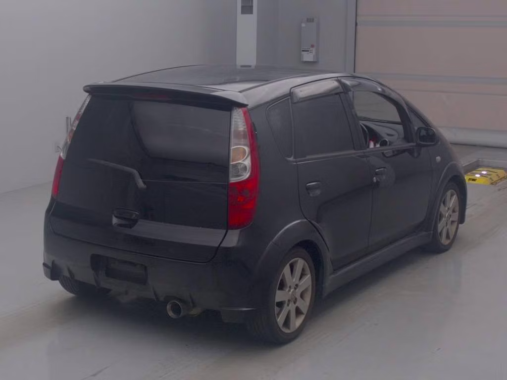 MITSUBISHI COLT