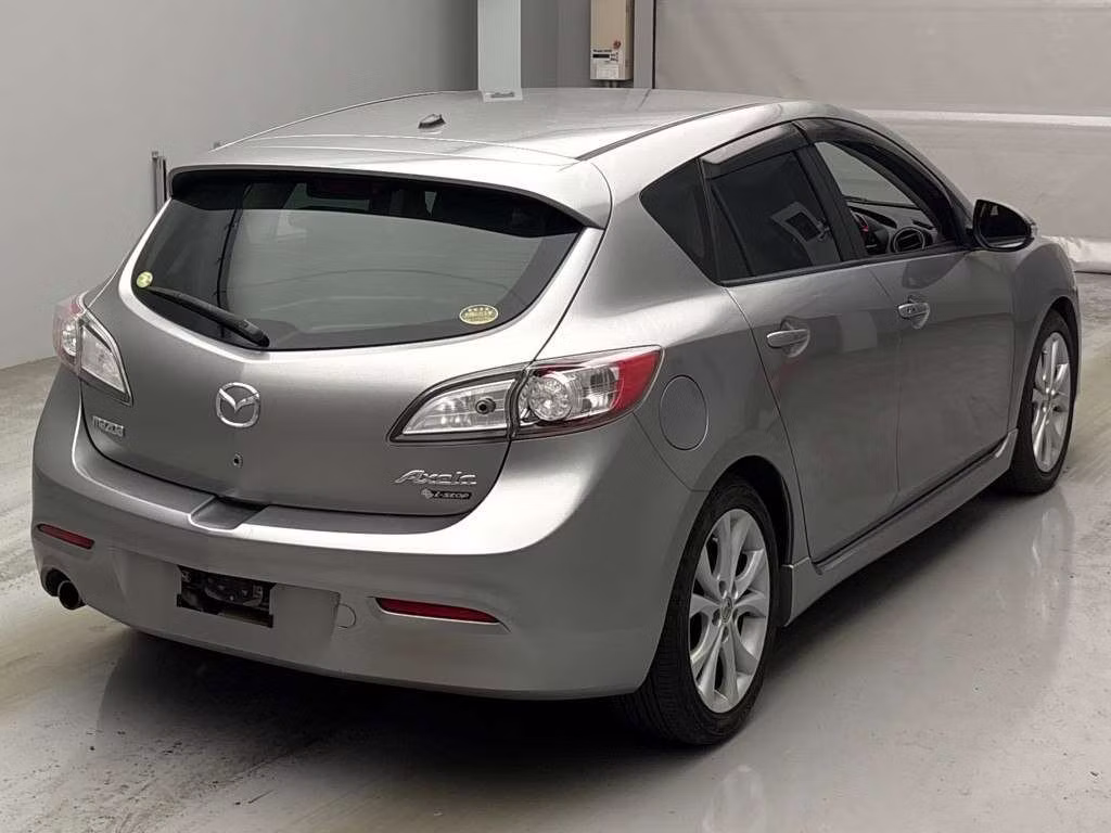 MAZDA AXELA