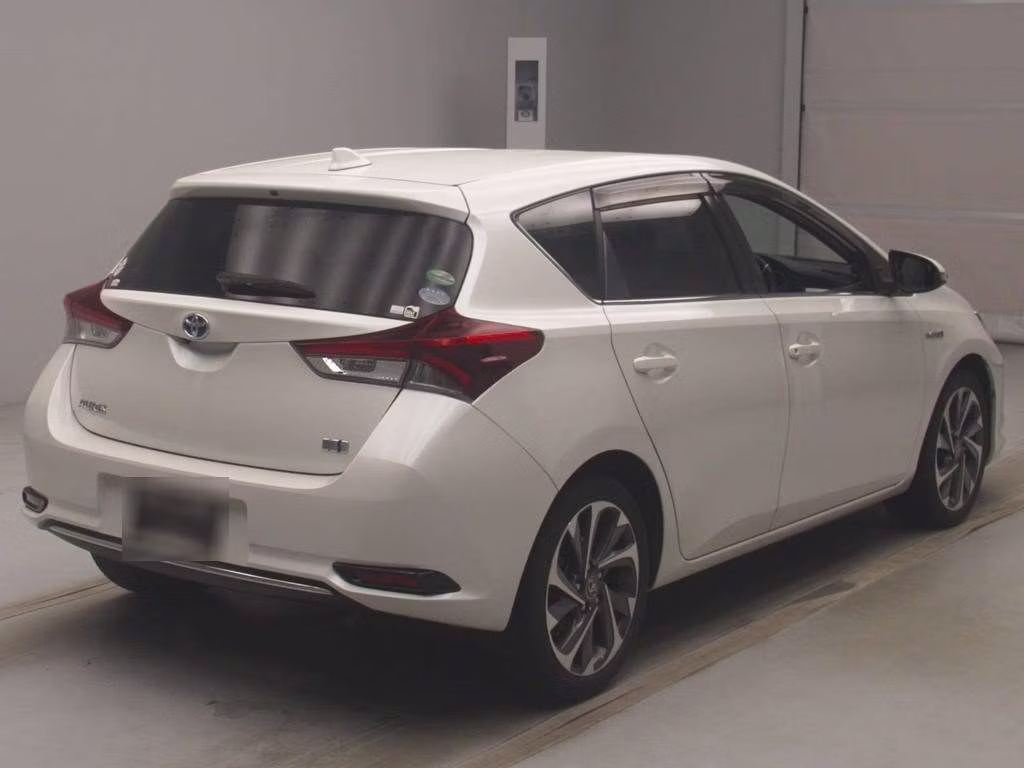 TOYOTA AURIS