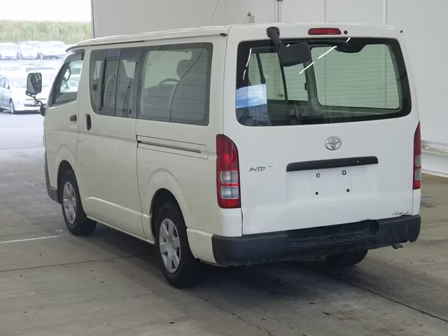 TOYOTA REGIUS ACE