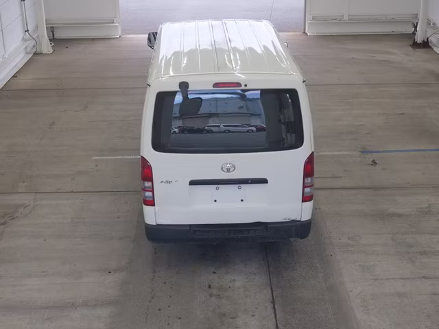 TOYOTA REGIUS ACE