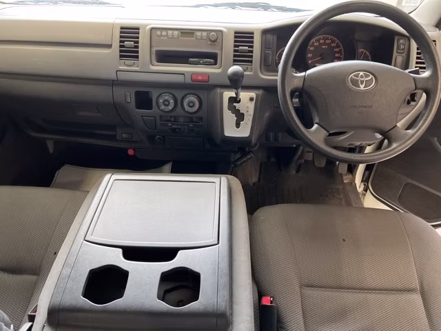 TOYOTA REGIUS ACE