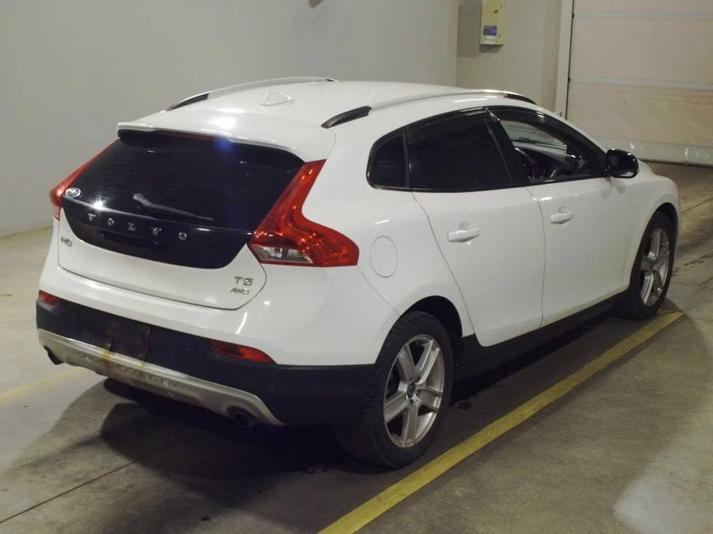 VOLVO V40