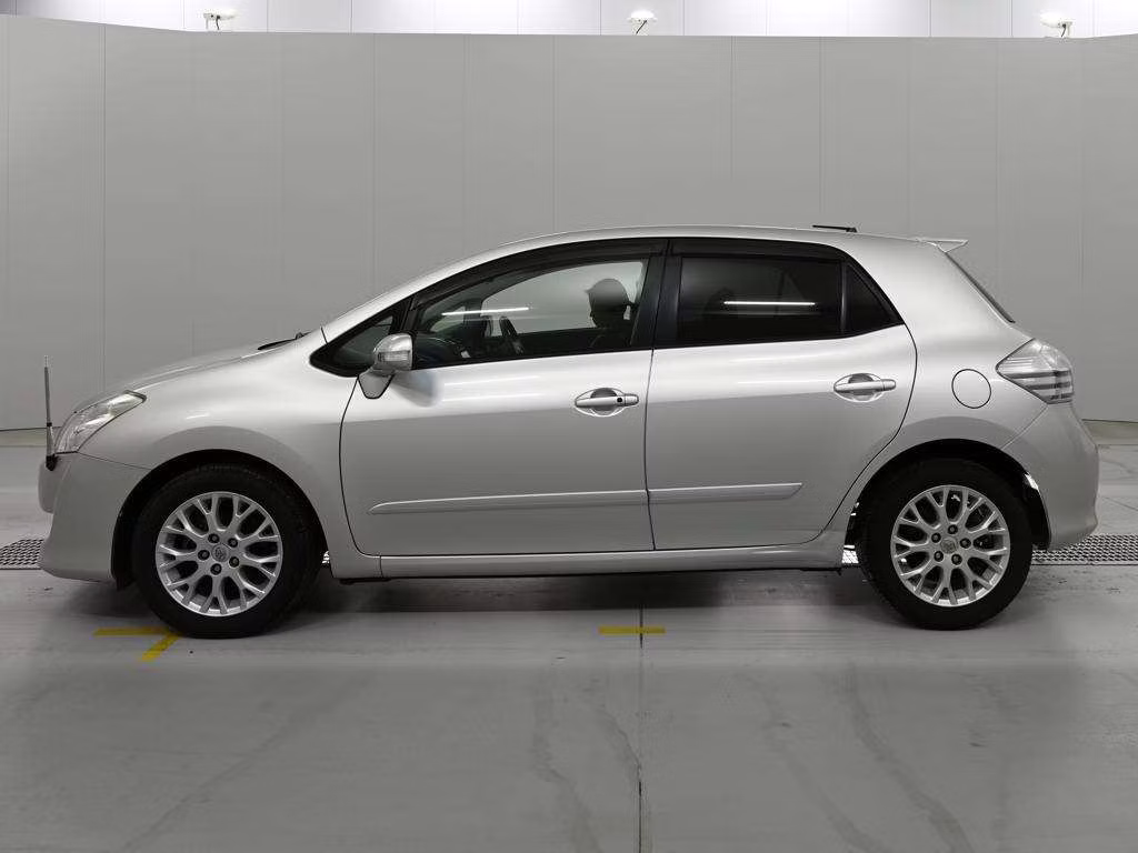 TOYOTA BLADE