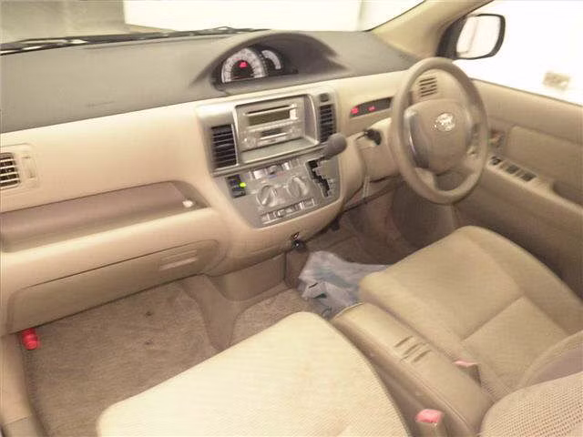 TOYOTA RAUM