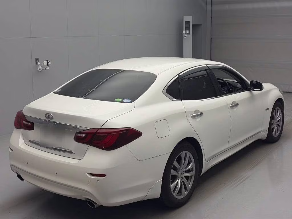 NISSAN FUGA