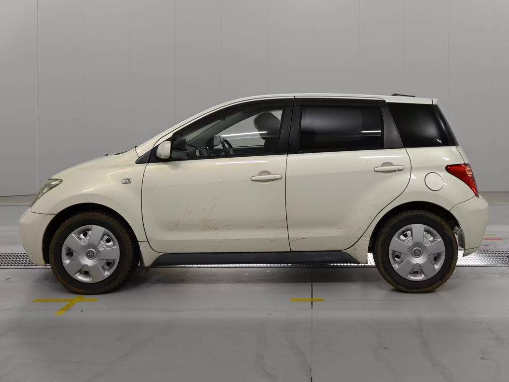 TOYOTA IST