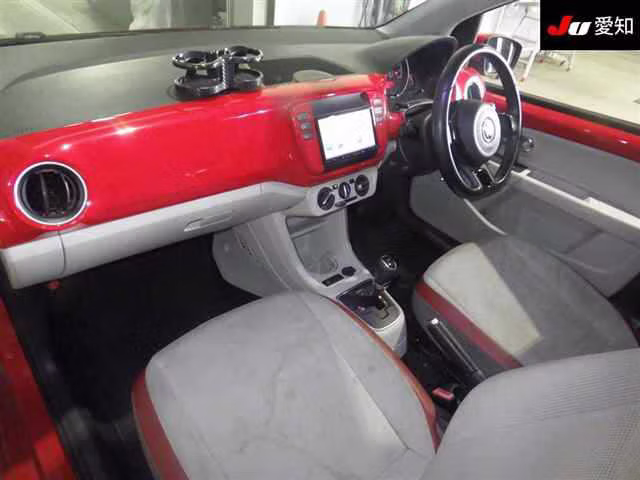 VOLKSWAGEN UP!