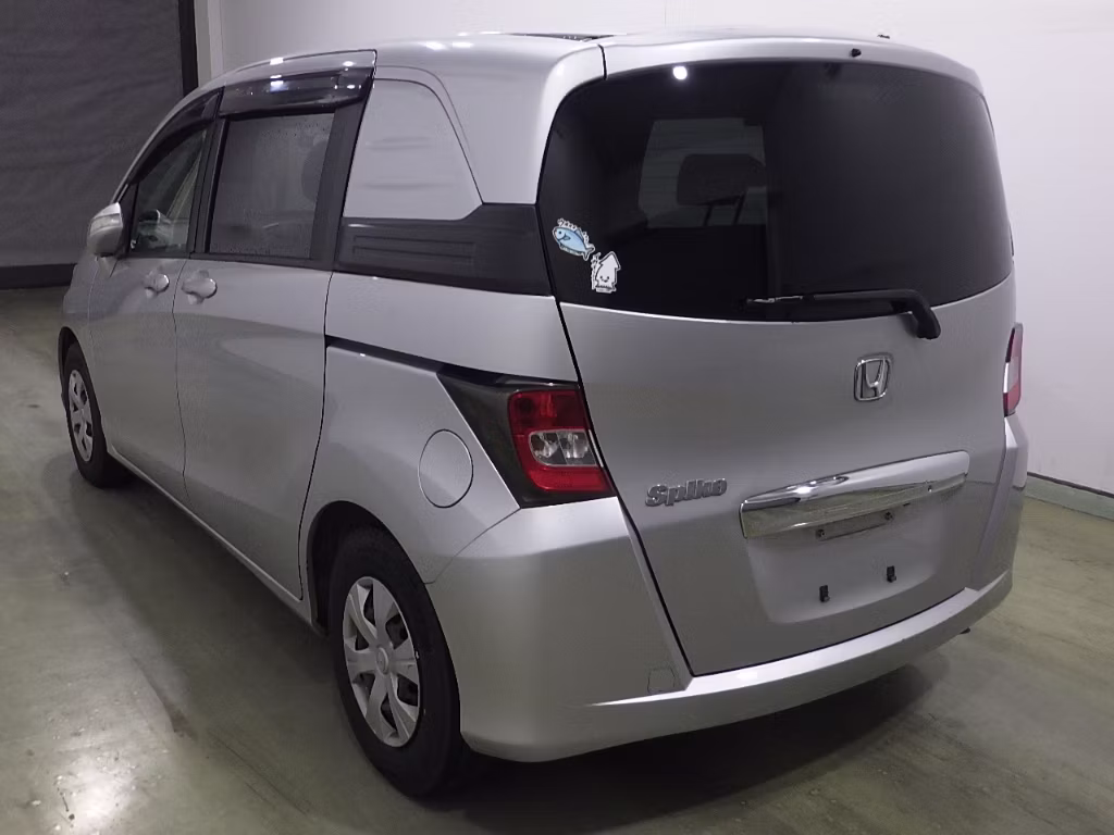 HONDA FREED SPIKE