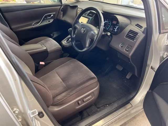 TOYOTA MARK X ZIO
