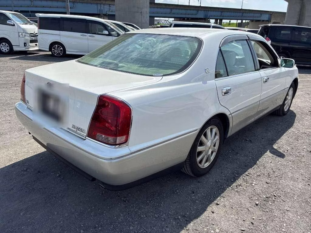 TOYOTA CROWN MAJESTA