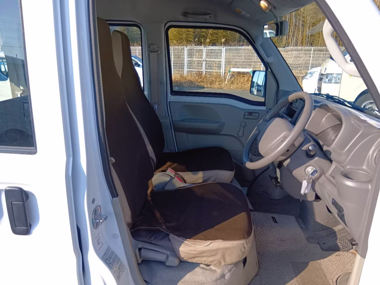 MITSUBISHI MINICAB