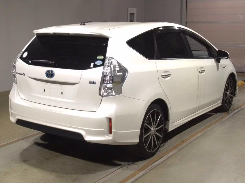 TOYOTA PRIUS ALPHA