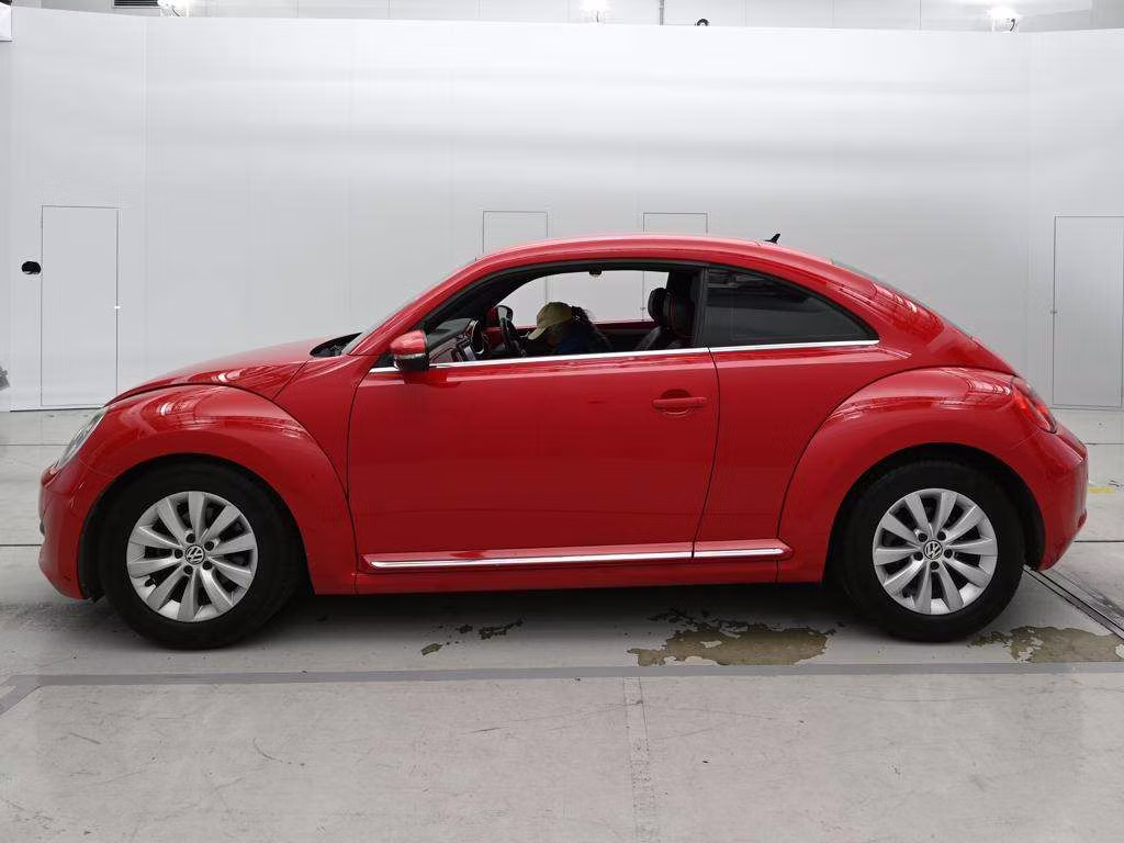 VOLKSWAGEN BEETLE