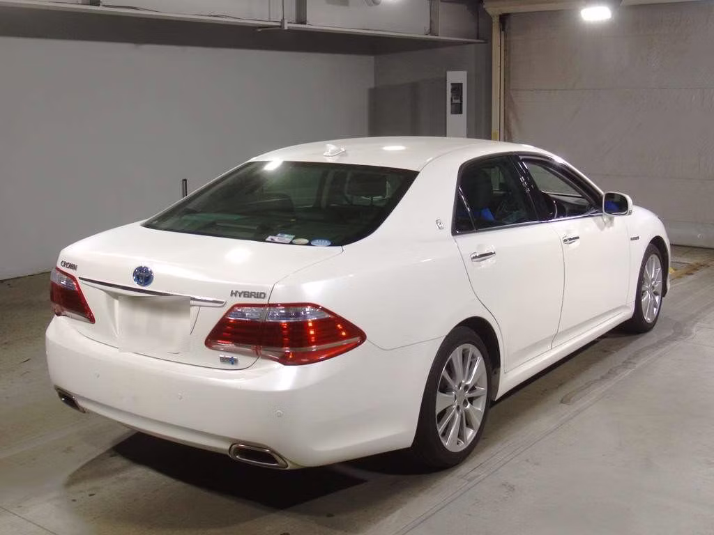TOYOTA CROWN