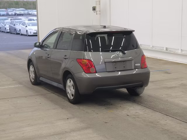 TOYOTA IST