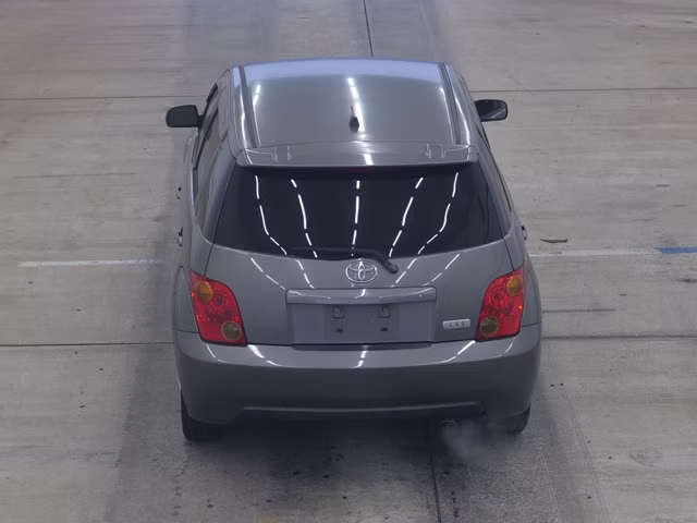 TOYOTA IST